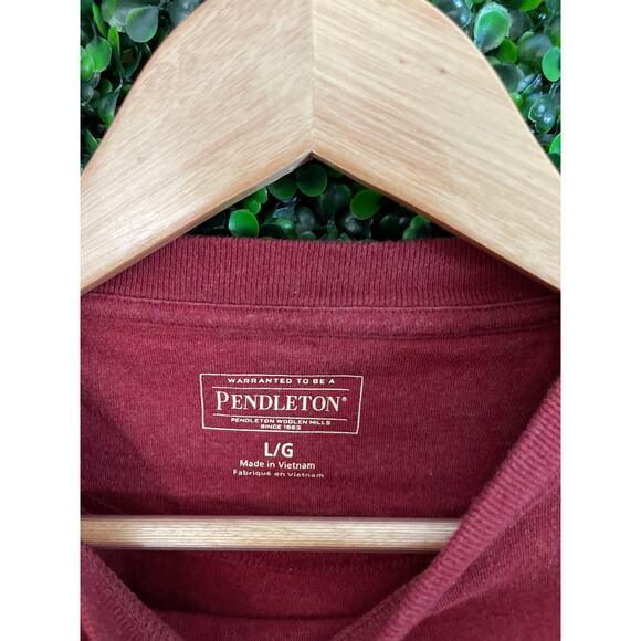 Pendleton, Men’s Large Dark red t-shirt - Picture 3 of 4